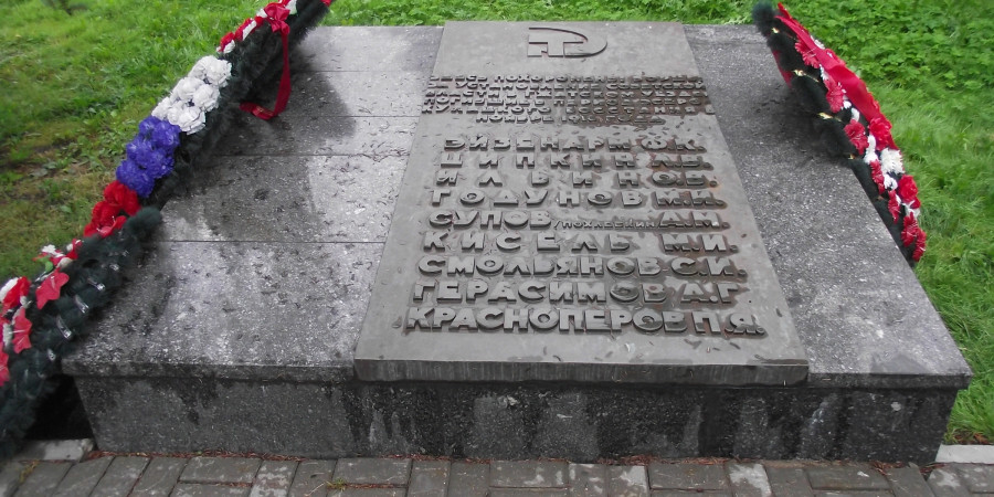 bratskoe-zahoronenie-1